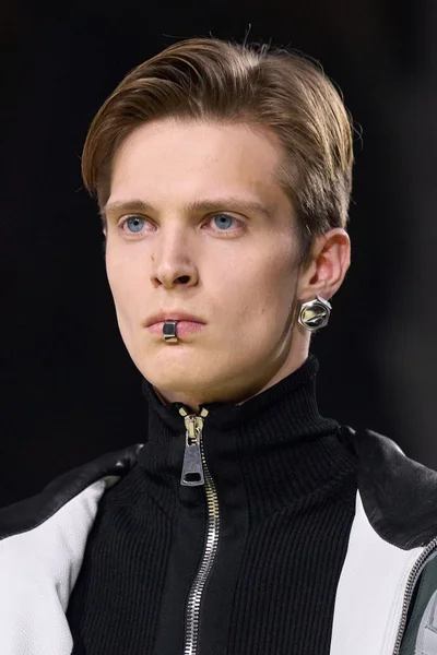 Look 208